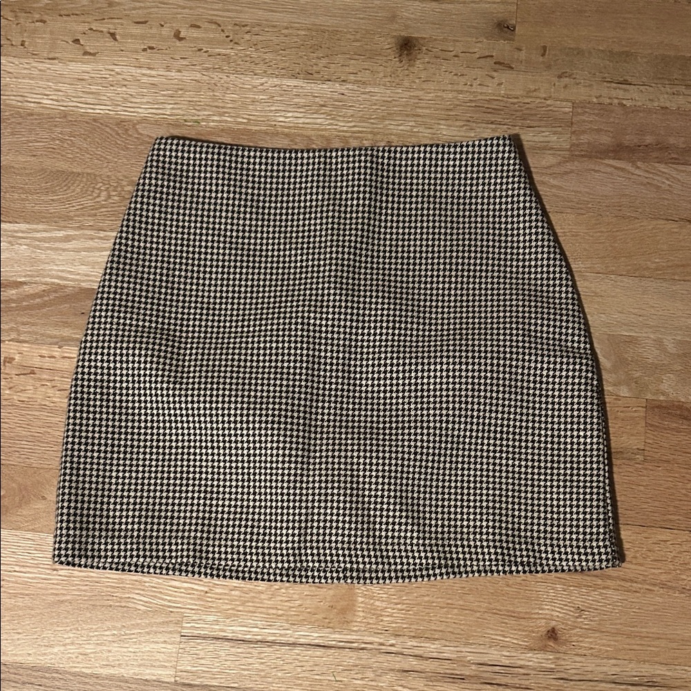 SHEIN Black and White Houndstooth Mini Skirt